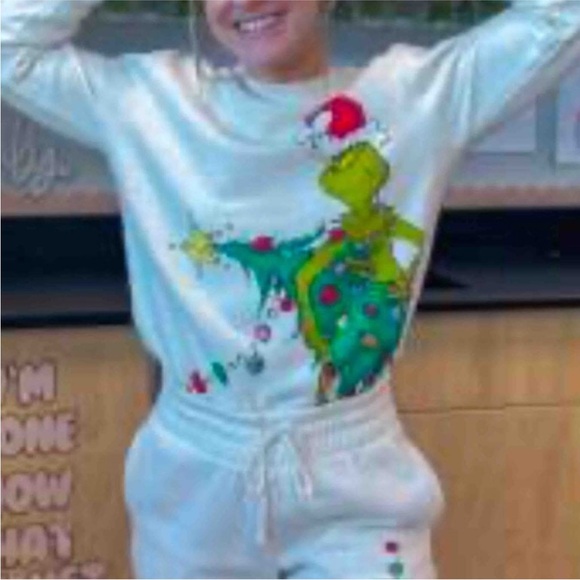 Grinch Sweatshirt with Festive Details - Picture 6 of 6